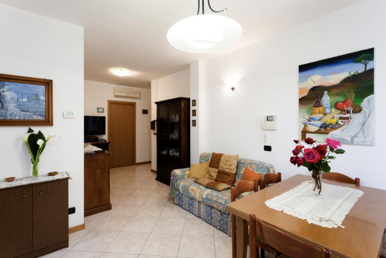 Relax In Collina Appartement Misano Adriatico Buitenkant foto